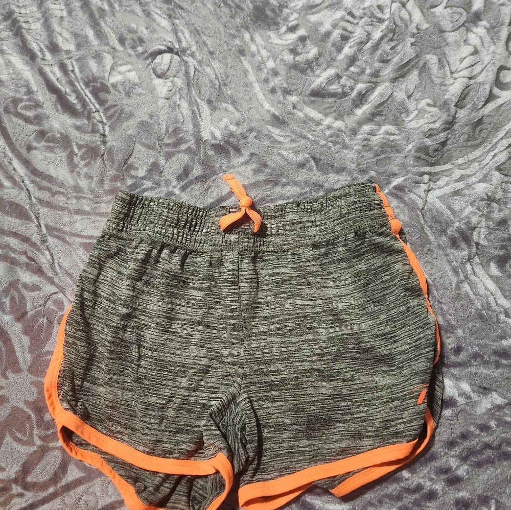 Shorts - Picture 3 of 4